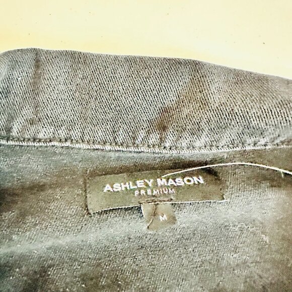 ASHLEY MASON STUDDED BOW RIBBON FADED BLACK CROPPED DENIM JEAN JACKET - Picture 4 of 6